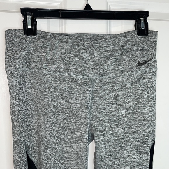 Nike Full Length Gray Athletic Leggings Medium - Picture 3 of 8